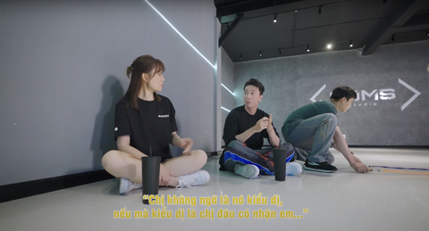 S.T Sơn Thạch 'chơi lớn' mời Hari Won, Kaity Nguyễn, Mai Phương tham gia show nhảy riêng - Ảnh 4. Hari Won hối hận vì đã nhận lời S.T sau vài lần bị dây đập vào mặt đến mức… đổ máu trong lúc tập nhảy Double Dutch.