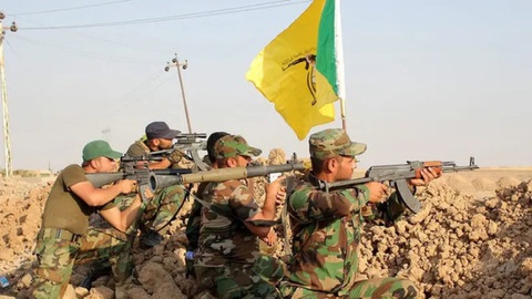 Binh sĩ lực lượng dân quân Kataib Hezbollah - Ảnh: ARAB NEWS Binh sĩ lực lượng dân quân Kataib Hezbollah - Ảnh: ARAB NEWS