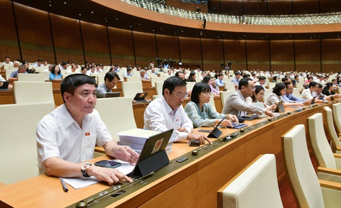 Quốc hội cho ý kiến về 2 phương án rút bảo hiểm xã hội một lần, giảm thuế VAT - Ảnh 1. Các đại biểu tham gia kỳ họp thứ 6 của Quốc hội - Ảnh: GIA HÂN