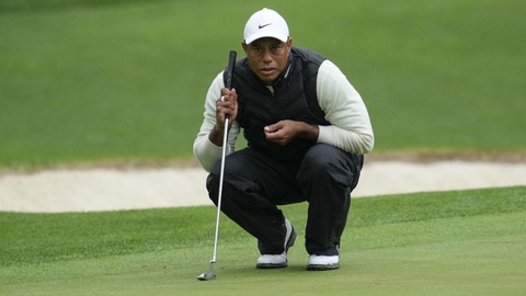 Tin tức thể thao sáng 19-11: Romania, Thụy Sĩ giành vé dự Euro 2024; Tiger Woods trở lại thi đấu - Ảnh 3. Tiger Woods trở lại thi đấu sau 7 tháng chấn thương - Ảnh: AP