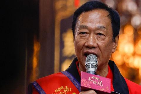 Ông Terry Gou vận động tranh cử ở Đài Loan ngày 29-10 - Ảnh: REUTERS Ông Terry Gou vận động tranh cử ở Đài Loan ngày 29-10 - Ảnh: REUTERS