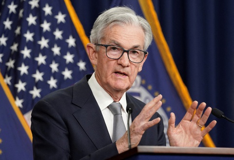 Chủ tịch Fed Jerome Powell tuyên bố không thay đổi lãi suất trong buổi họp báo ngày 1-11 - Ảnh: REUTERS Chủ tịch Fed Jerome Powell tuyên bố không thay đổi lãi suất trong buổi họp báo ngày 1-11 - Ảnh: REUTERS
