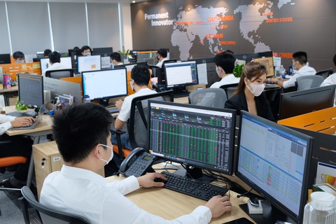 Tin tức sáng 14-11: - Ảnh 5. 105 quỹ đầu tư chứng khoán được cấp phép đang hoạt động trên thị trường Việt Nam - Ảnh: BÔNG MAI