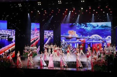 Chủ tịch nước Võ Văn Thưởng dự chương trình Hồ Chí Minh - Hành trình khát vọng 2023 - Ảnh 8. Chủ tịch nước Võ Văn Thưởng dự chương trình Hồ Chí Minh - Hành trình khát vọng 2023 - Ảnh 8.
