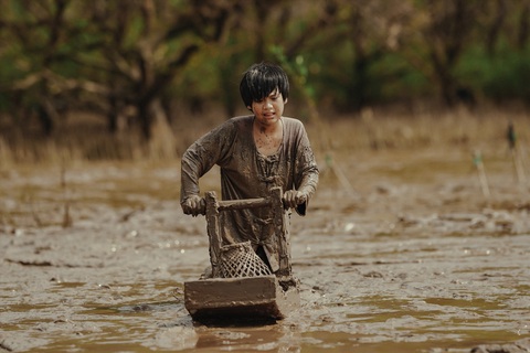 Bãi sình trong "Đất rừng phương Nam" - Ảnh: ĐPCC Bãi bùn trong phim "Đất rừng phương Nam" - Ảnh: ĐPCC