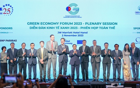 Thủ tướng Phạm Minh Chính và Thủ tướng Hà Lan Mark Rutte tại Diễn đàn kinh tế xanh 2023 - Ảnh: Cổng thông tin điện tử Chính phủ Thủ tướng Phạm Minh Chính và Thủ tướng Hà Lan Mark Rutte tại Diễn đàn kinh tế xanh 2023 - Ảnh: Cổng thông tin điện tử Chính phủ