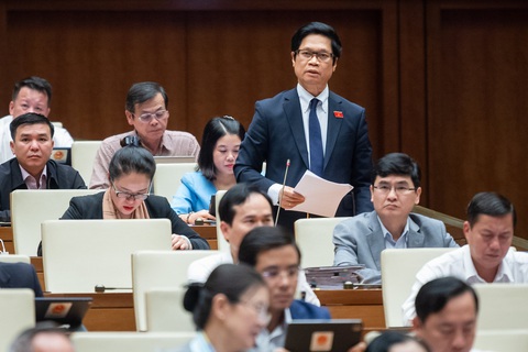Áp thuế tối thiểu toàn cầu thu về 14.600 tỉ, có lo nhà đầu tư nước ngoài khởi kiện? - Ảnh 1. Ông Vũ Tiến Lộc - Ảnh: Quochoi.vn