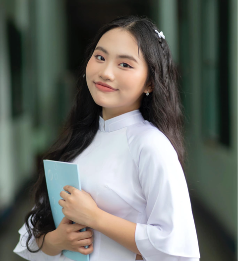 thum Phương Mỹ Chi kể lại những kỷ niệm đáng nhớ nhân Ngày Nhà giáo Việt Nam - Ảnh: NVCC