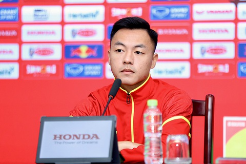 Tiền vệ Nguyễn Thái Sơn kêu gọi người hâm mộ tới sân cổ vũ tuyển Việt Nam đối đầu với Iraq - Ảnh: H.TÙNG Tiền vệ Nguyễn Thái Sơn kêu gọi người hâm mộ tới sân cổ vũ tuyển Việt Nam đối đầu với Iraq - Ảnh: H.TÙNG