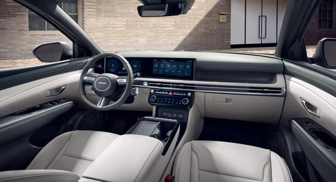 Hyundai hé lộ sớm Tucson facelift - Ảnh 4. Cabin xe giờ sử dụng cần số ở cột vô lăng cùng màn hình cỡ lớn tích hợp 2 màn nhỏ thay vì đứng riêng như trước - Ảnh: Hyundai