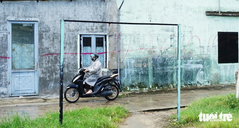 Hiện trạng dự án làng đại học kéo dài 25 năm và còn lâu…hơn nữa - Ảnh 7. Việc giải phóng mặt bằng chậm trễ đang là vướng mắc lớn nhất - Ảnh: ĐOÀN CƯỜNG