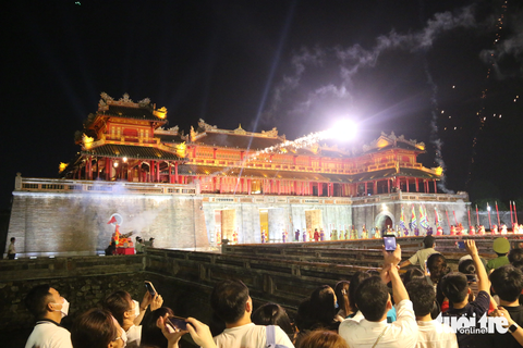 Đại sứ Pháp chia buồn cùng người dân Huế bị thiệt hại do lũ lụt - Ảnh 3. Ngọ Môn Huế sẽ được chiếu sáng bởi công nghệ trình diễn 3D mapping đến từ Pháp vào đêm 12-12 - Ảnh: NHẬT LINH