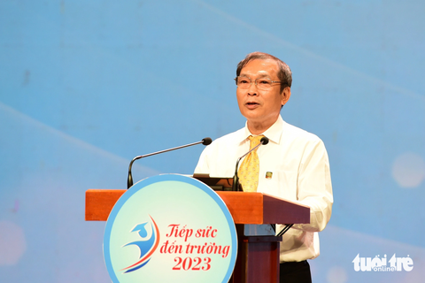 Ông Vũ Duy Hải - Tổng giám đốc Tập đoàn Vinacam, Chủ tịch Hội đồng quản lý Quỹ Khuyến học Vinacam phát biểu tại buổi lễ - Ảnh: DUYÊN PHAN Ông Vũ Duy Hải - tổng giám đốc Tập đoàn Vinacam, chủ tịch hội đồng quản lý Quỹ khuyến học Vinacam - phát biểu tại buổi lễ - Ảnh: DUYÊN PHAN