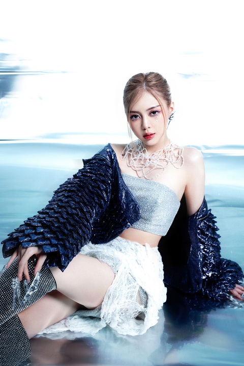 Liz Kim Cương sẽ diễn cùng Hoàng Tôn trong chương trình Con đường Văn hóa hữu nghị Việt - Hàn năm nay - Ảnh: BTC Liz Kim Cương sẽ diễn cùng Hoàng Tôn trong chương trình Con đường văn hóa hữu nghị Việt - Hàn năm nay - Ảnh: BTC