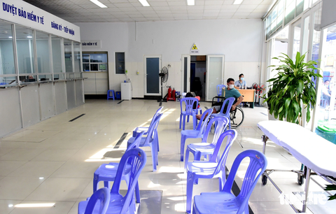 Bệnh nhân đến Bệnh viện Chấn thương chỉnh hình cơ sở 2 còn khiêm tốn - Ảnh 6. Do mới đưa vào hoạt động, lượng bệnh nhân đến bệnh viện còn rất khiêm tốn. Bệnh viện phấn đấu cuối tháng 12-2023 phải hoàn thiện tất cả các hạng mục còn dang dở để đón bệnh nhân nội trú, đầu năm 2024 toàn bộ cơ sở 2 sẽ đi vào hoạt động