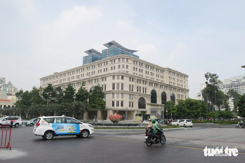 Toà nhà Union Square của VTP ngay khu vực trung tâm thành phố có 4 mặt tiền Nguyễn Huệ, Lê Lai, Lê Thánh Tôn nằm ở địa chỉ 171 Đồng Khởi, quận 1, TP.HCM - Ảnh: T.T.D. Tòa nhà Union Square của Vạn Thịnh Phát ngay khu vực trung tâm thành phố có 4 mặt tiền Nguyễn Huệ, Lê Lai, Lê Thánh Tôn, nằm ở địa chỉ 171 Đồng Khởi, quận 1, TP.HCM - Ảnh: T.T.D.
