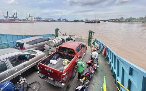 Đề nghị bổ sung quy hoạch, nghiên cứu xây cầu thay phà Cát Lái- Ảnh 1. UBND tỉnh Đồng Nai đã giao các sở ngành làm báo cáo nghiên cứu xây dựng cầu thay phà Cát Lái - Ảnh: CHÂU TUẤN