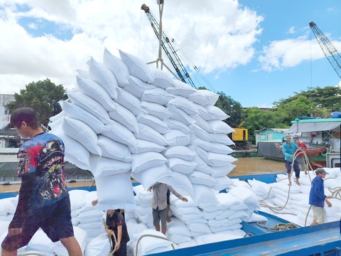 Ước cả năm 2023, xuất khẩu gạo đạt trên 4 tỉ USD - Ảnh: BỬU ĐẤU Ước cả năm 2023, xuất khẩu gạo đạt trên 4 tỉ USD - Ảnh: BỬU ĐẤU