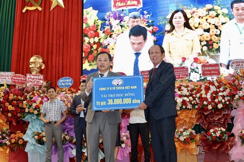 Sinh viên trường kỹ thuật và âm nhạc nhận học bổng từ Toyota - Ảnh 1. Sinh viên trường kỹ thuật và âm nhạc nhận học bổng từ Toyota - Ảnh 1.