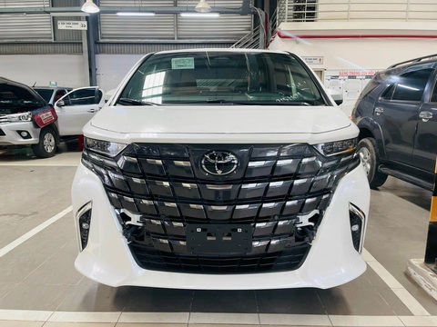 Toyota Alphard 2024 ra mắt Việt Nam: Giá như cũ, thêm bản mới tiết kiệm xăng - Ảnh 1. Đến thời điểm này, những chiếc Toyota Alphard 2024 đầu tiên đã có mặt tại đại lý. Theo thông tin từ tư vấn bán hàng, bản xăng sẽ được giao trước bản hybrid - Ảnh: Đại lý Toyota/Facebook