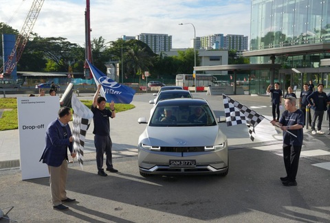 Đoàn 5 chiếc Hyundai Ioniq 5 chạy hơn 2.700km xuyên Đông Nam Á, sắp đến Việt Nam- Ảnh 2. Đoàn xe khởi hành tại Singapore, sau đó lần lượt đi qua Malaysia, Campuchia, Thái Lan rồi kết thúc hành trình ở Việt Nam - Ảnh: Soyacincau
