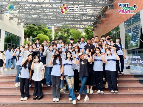 Rung chuông vàng Civilis 2023 - Cuộc đua kiến thức đầy kịch tính- Ảnh 6. Rung chuông vàng Civilis 2023 - Cuộc đua kiến thức đầy kịch tính- Ảnh 6.