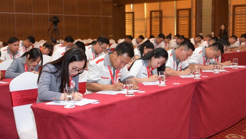 Cuộc đua sôi động tìm kiếm nhân viên bán hàng xuất sắc 2023- Ảnh 2. Cuộc đua sôi động tìm kiếm nhân viên bán hàng xuất sắc 2023- Ảnh 2.