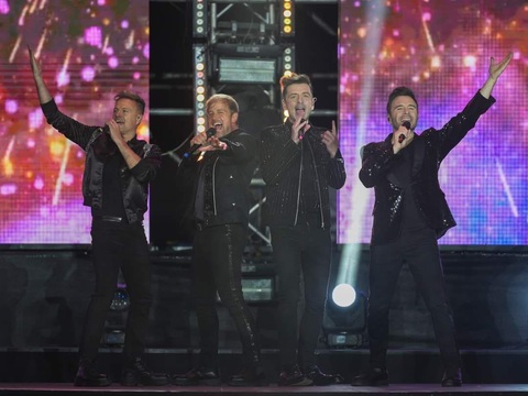 Westlife hát live tốt, giao lưu thân thiện, để lại nhiều cảm xúc đẹp trong đêm 22-11 - Ảnh: BTC Westlife hát live tốt, giao lưu thân thiện, để lại nhiều cảm xúc đẹp trong đêm 22-11 - Ảnh: BTC
