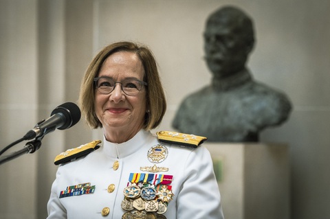 Tư lệnh Hải quân Mỹ Lisa Franchetti - Ảnh: USNI News Tư lệnh hải quân Mỹ Lisa Franchetti - Ảnh: USNI News