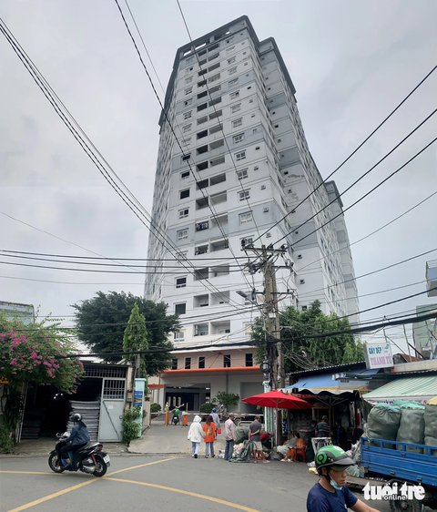 3 chung cư chưa nghiệm thu phòng cháy đã cho dân ở, chủ đầu tư người mất, người đi tù- Ảnh 2. Chung cư Đại Thành xây dựng 14 năm nay nhưng chưa nghiệm thu phòng cháy - Ảnh: PHƯƠNG NHI
