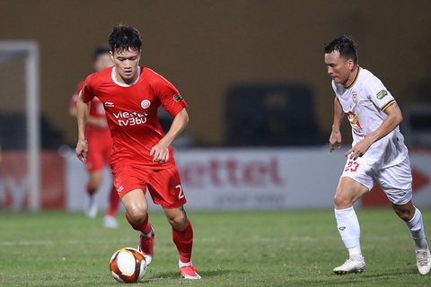 Vì sao VFF cấp phép ngoại lệ cho CLB Hoàng Anh Gia Lai và Viettel?- Ảnh 2. Hoàng Đức (trái) cùng CLB Viettel ở V-League 2023-2024 - Ảnh: VPF