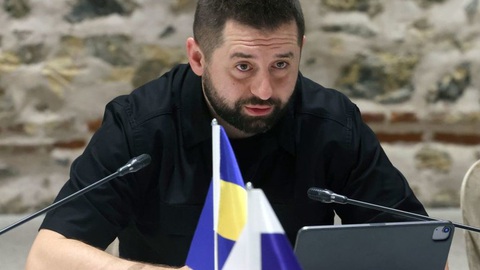 Xung đột Nga - Ukraine đã có thể kết thúc từ mùa xuân 2022?- Ảnh 1. Nghị sĩ David Arakhamia trong cuộc đàm phán Nga - Ukraine ở Istanbul - Ảnh: RT/SPUTNIK
