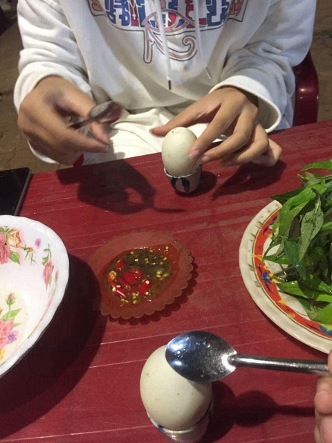 Ảnh vui 25-11: Quán bún thịt nướng 'nôn' ăn Tết sớm- Ảnh 6. Cách để người trưởng thành "xả xui".