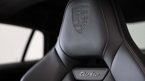 Porsche Panamera 2025 nâng cấp lớn nội thất, nhiều tùy chọn điện hóa, giá quy đổi từ 2,47 tỉ đồng- Ảnh 13. Porsche Panamera 2025 nâng cấp lớn nội thất, nhiều tùy chọn điện hóa, giá quy đổi từ 2,47 tỉ đồng- Ảnh 13.