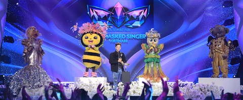 Bốn mascot cùng hát bài Tôi phi thường trong Ca sĩ mặt nạ - Ảnh: BTC Cú Tây Bắc hòa cùng ba mascot cùng hát bài Tôi phi thường trong Ca sĩ mặt nạ - Ảnh: BTC