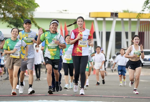 Hoa hậu Đoàn Thiên Ân chạy Giải Bình Phước marathon 2023- Ảnh 4. Hoa hậu Đoàn Thiên Ân rất thích chạy bộ - Ảnh: HỮU HẠNH
