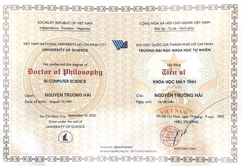 Yêu cầu báo cáo việc tuyển dụng giảng viên dùng bằng tiến sĩ giả- Ảnh 1. Bằng tiến sĩ giả của ông Nguyễn Trường Hải
