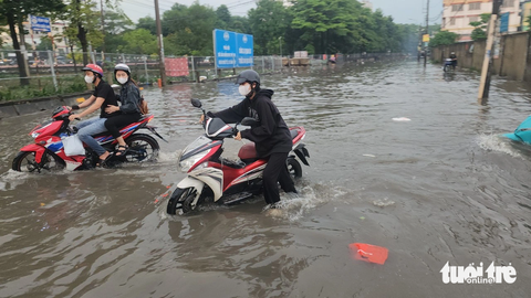 Tin tức sáng 13-12 - Ảnh 1. Tin tức sáng 13-12: ADB nâng dự báo tăng trưởng kinh tế Việt Nam; Đông Nam Bộ đón triều cường - Ảnh 1.