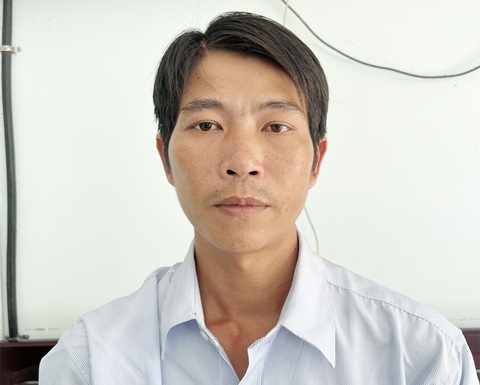Hai vợ chồng cho con uống thuốc ngủ rồi tự tử: 3 mẹ con chết, khởi tố người cha- Ảnh 1. Nguyễn Minh Tiến đã cùng vợ cho hai con nhỏ uống thuốc ngủ dẫn đến cả ba mẹ con tử vong - Ảnh: TIẾN VĂN