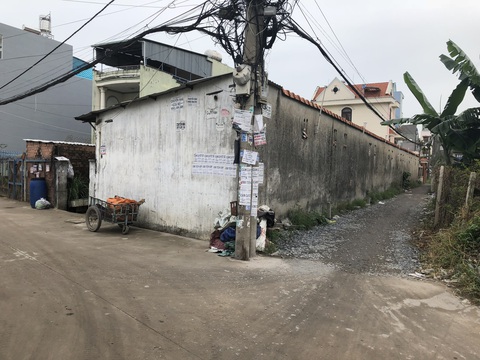Một người dân Thủ Đức đập nhà tiền tỉ, 5 năm nộp - trả hồ sơ vẫn chưa được tách thửa- Ảnh 4. Thửa đất nhà ông T.V.N thời điểm còn đủ dãy nhà trọ 13 căn kế hẻm đất phía Tây và căn nhà 3 tầng gia đình ông cự ngụ - Ảnh: GĐCC