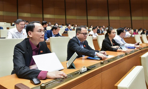 Quốc hội họp tuần cuối kỳ họp thứ 6, sẽ 'chốt' đổi tên căn cước- Ảnh 1. Các đại biểu tham gia kỳ họp thứ 6 - Ảnh: GIA HÂN