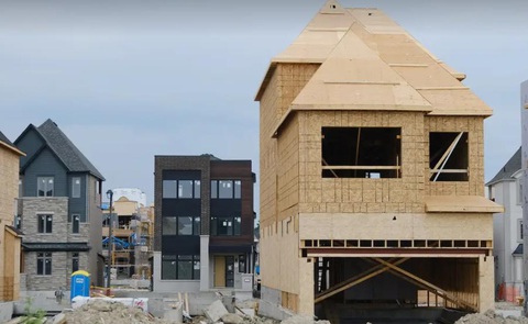 Xây dựng những ngôi nhà phố mới ở Markham, Ontario - Ảnh: BUSINESS INSIDER Xây dựng những ngôi nhà phố mới ở Markham, Ontario - Ảnh: BUSINESS INSIDER