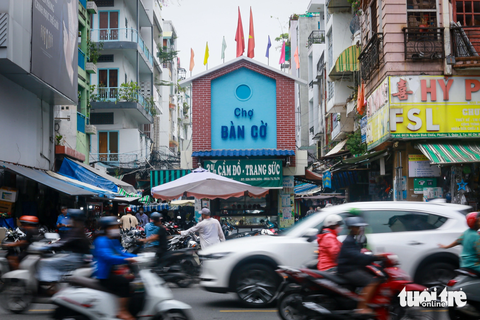 Vì sao khu Bàn Cờ được đề xuất làm phố Tây?- Ảnh 4. Khu vực xung quanh chợ Bàn Cờ được giới hạn bởi đường Điện Biên Phủ, Lý Thái Tổ, Cao Thắng, Nguyễn Thị Minh Khai có giá trị đặc biệt cao - Ảnh: LÊ PHAN