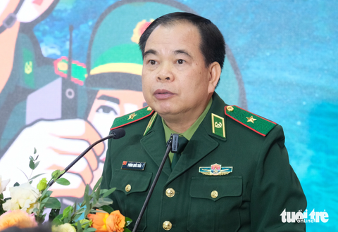 Chính thức phát động thi trực tuyến tìm hiểu Luật Biên phòng Việt Nam- Ảnh 2. Thiếu tướng Phùng Quốc Tuấn - phó chính ủy Bộ đội biên phòng - chia sẻ tại lễ phát động cuộc thi - Ảnh: HÀ THANH
