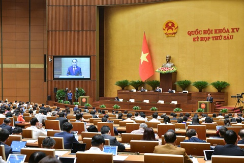 Chủ nhiệm Ủy ban Pháp luật Hoàng Thanh Tùng báo cáo tiếp thu các ý kiến của đại biểu Quốc hội - Ảnh: GIA HÂN Một phiên họp của Quốc hội - Ảnh: GIA HÂN