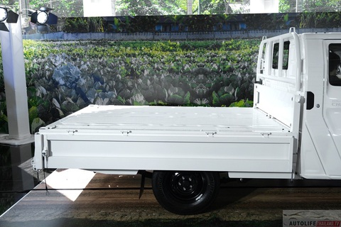 Toyota Hilux Champ ra mắt: Giá quy đổi từ 317 triệu đồng, chung gầm Hilux nhưng nhiều cách tùy biến- Ảnh 22. Ngoài ra, Toyota Hilux Champ sẽ mặc định có túi khí tại 2 vị trí, phanh ABS và hệ thống phân bổ lực phanh điện tử EBD. Trước đây có thông tin cho rằng xe sẽ hạ giá xuống thấp nhất có thể bằng cách cắt trang bị an toàn - Ảnh: Autolifethailand