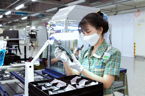 Xuất khẩu Samsung giảm, thủ phủ công nghiệp Bắc Ninh lập tức tăng trưởng âm- Ảnh 1. Xuất khẩu của Sasung có đóng góp lớn cho tăng trưởng GRDP tỉnh Bắc Ninh những năm gần đây - Ảnh: Q.P.