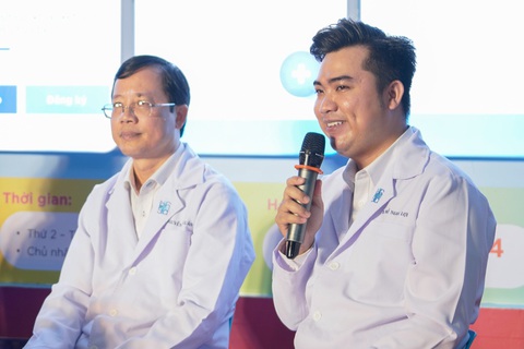 Bệnh viện Đại học Y Dược tổ chức Chương trình UMC 360 độ lần thứ 7- Ảnh 3. ThS BS. Hồ Ngọc Lợi chia sẻ tại chương trình