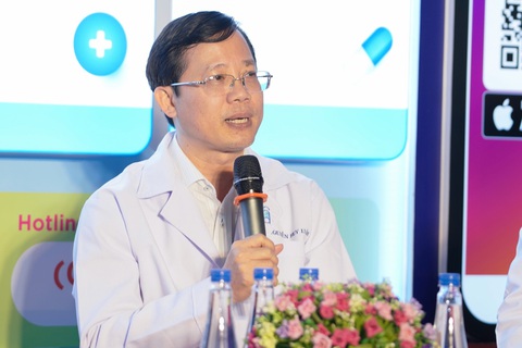 Bệnh viện Đại học Y Dược tổ chức Chương trình UMC 360 độ lần thứ 7- Ảnh 4. TS BS. Nguyễn Huy Luân chia sẻ tại chương trình