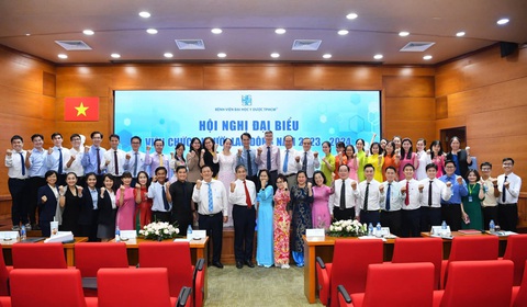 Bệnh viện Đại học Y Dược TP.HCM được vinh danh ‘Nơi làm việc tốt nhất Việt Nam’- Ảnh 2. Việc xây dựng thành công văn hóa bệnh viện đã phát huy sức mạnh của một tập thể luôn đồng sức đồng lòng, tương thân tương ái trên tinh thần